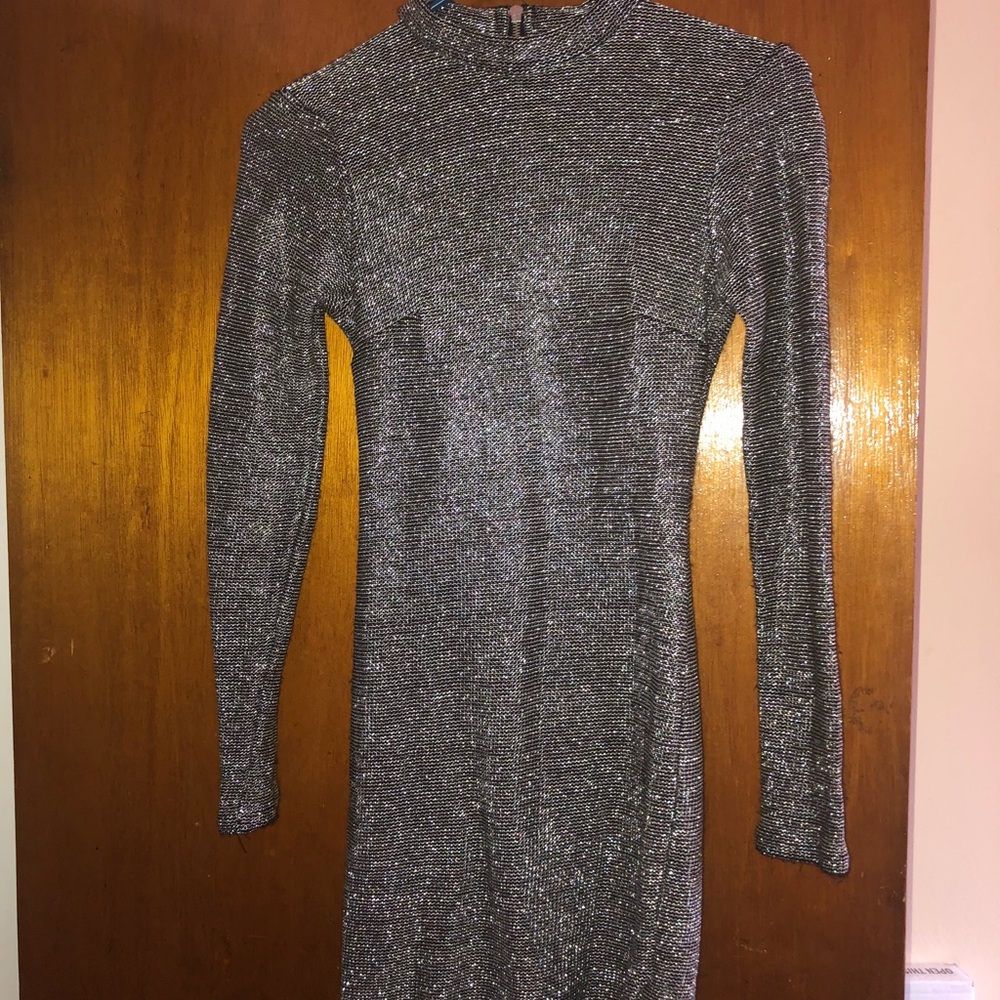 Stunning bodycon dress.